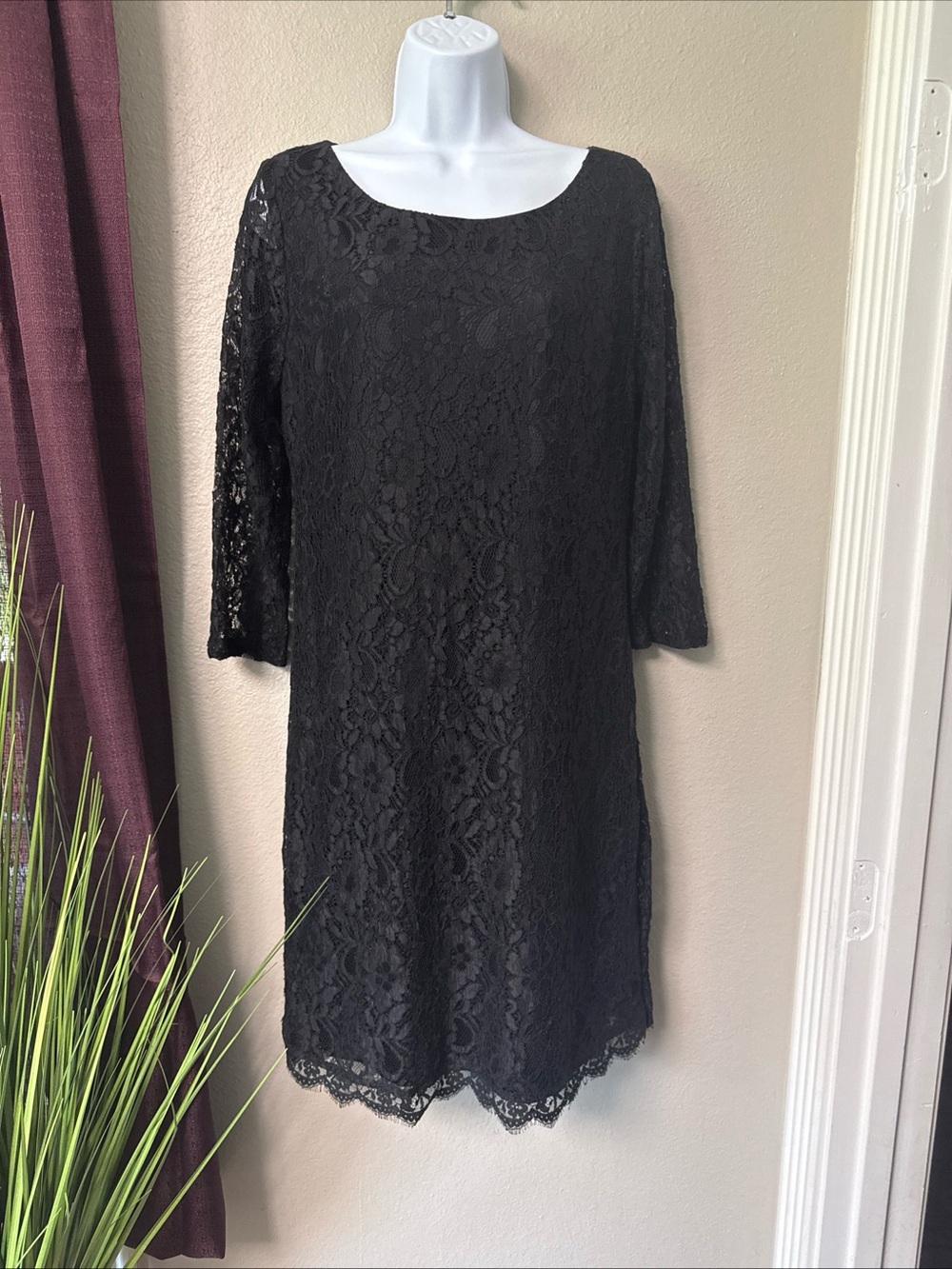 #795 Dana Buchman Black Lace Overlay Midi Dress Size Medium (16)